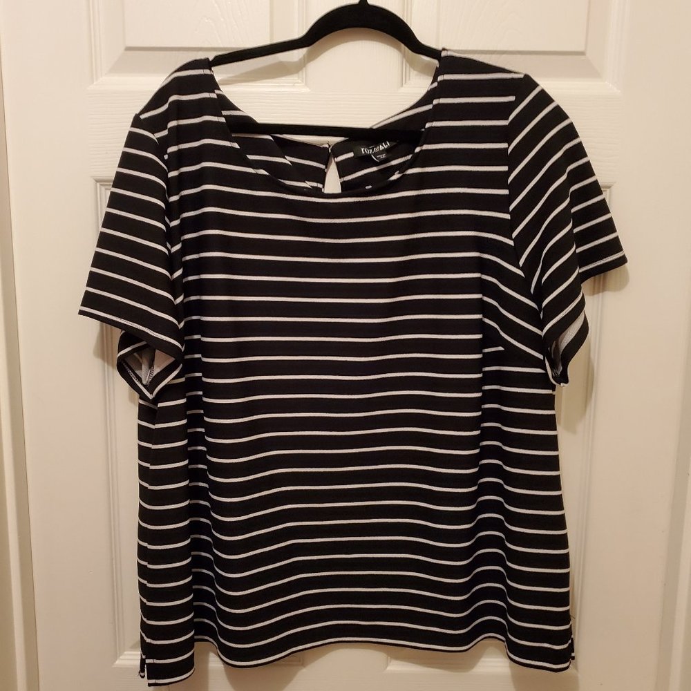 Short Sleeve Work Top